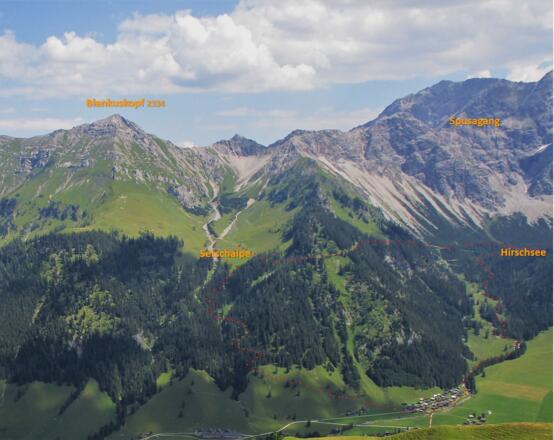 Blick auf die gesamte Tour von der gegenüberliegenden Sässalpe