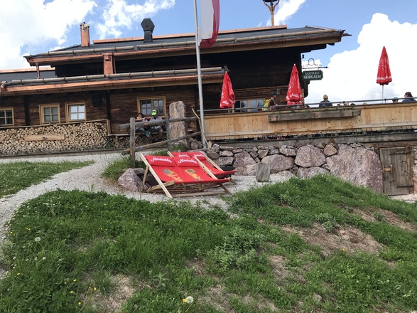 Die Seidelalm lädt zur Pause beim Abstieg ein