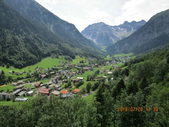 unser Ziel, das Dorf Brand von der Gondel aus gesehen