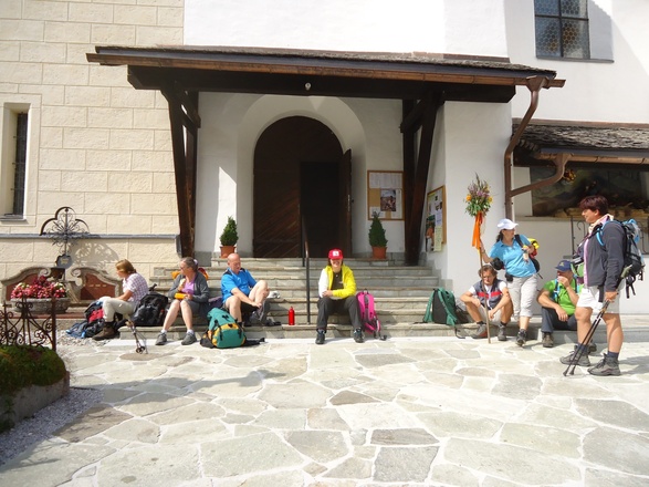 Pilgerrast vor der Taxenbacher Dekanatskirche