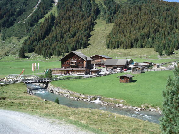 Krimmler Tauernhaus - gemütliche Einkehrmöglichkeit