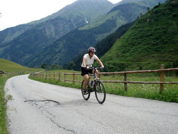 Auffahrt zum Hintersee