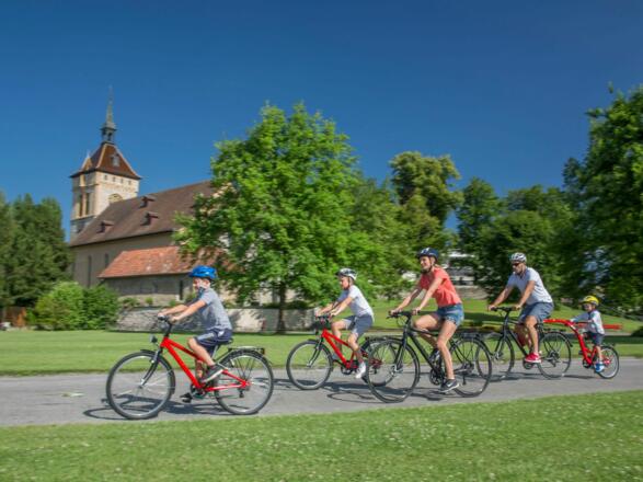 Auf dem Velo im Seepark in Arbon