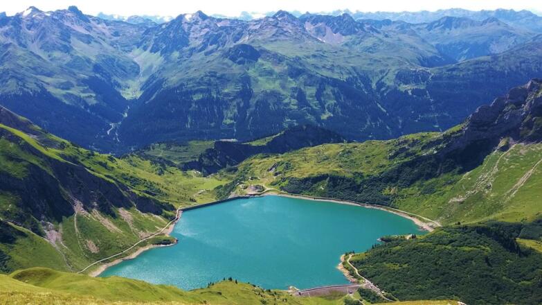 Blick hinab auf den Spuller See