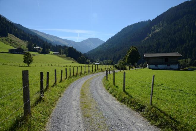 Blick ins Tal auf Etappe 3