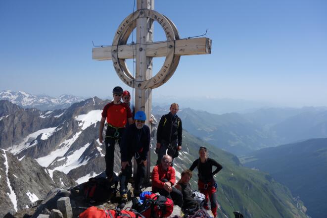 Gipfel mit Tiefblick nach Pfelders