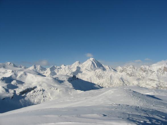 Gipfelpanorama der Stubaier Alpen in Bildmitte der Habicht.