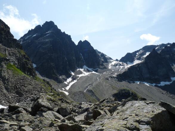 Der Kaunergrat ist bekannt für seine schroffen Gipfeln. Dazwischen verstecken sich die Gletscher und Firne.