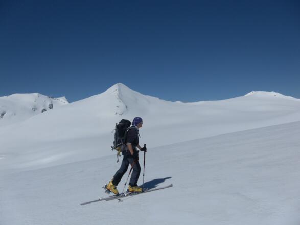 Schneewinkelkopf und Eiskögele, Johannisberg und Hohe Riffl über dem Pasterzenboden.