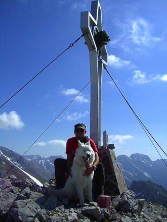 Michl &amp; Lanouk am Gipfel der Rumer Spitze