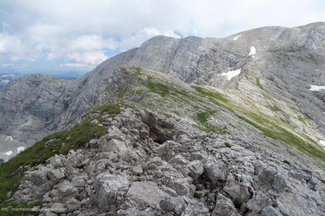 voraus. Es sieht von hier auch so aus, als man von hier auf den mittleren Ochsenkogel kommen könnte