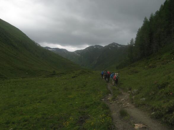 Von der Stickler Hütte talweinwärts (Südwesten)
