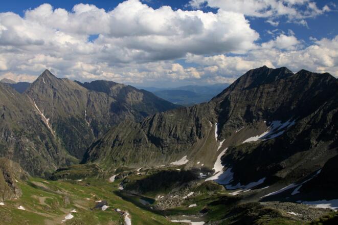 Steiler Zahn: Das Kasereck (links), gesehen vom Scharnock