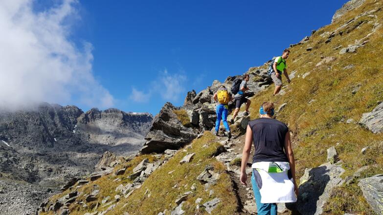 Steiler Aufstieg weiter Richtung Gipfel