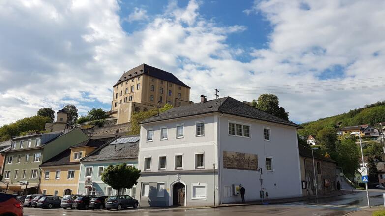 Unterhalb vom Schloss Steyregg