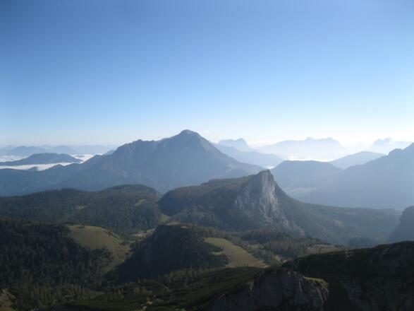 Auf's Warscheneck; Blick zur Roten Wand und zum Bosruck (04.10.2014)