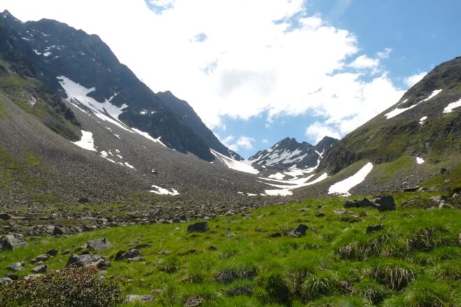 Wunderschöner Blick in die Innere Mischbachgrube mit der Gr. Glättespitze (l.).