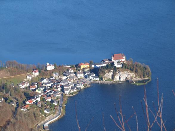 Tiefblick nach Traunkirchen vom Kl. Sonnstein