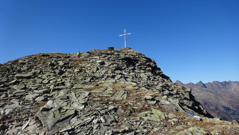 ... auf das Gipfelplateau und ...