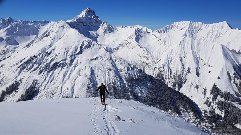 Blich nach SW zur Namloser Wetterspitze