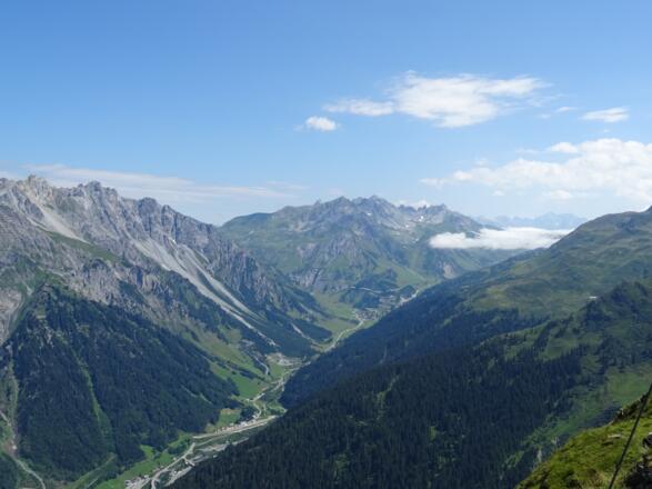 Blick vom Gipfel Richtung Arlberg