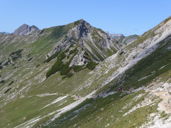 Abstieg mit Blick auf Steinkarspitze