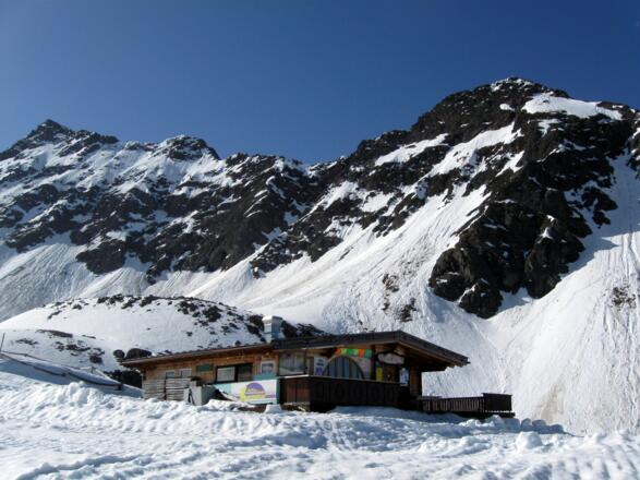 Verlassene Dreiseenhütte - Der Schirummel ist zu Ende