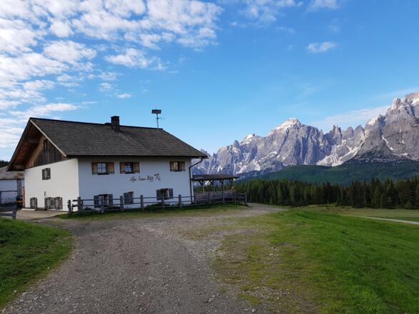Nemes Hütte