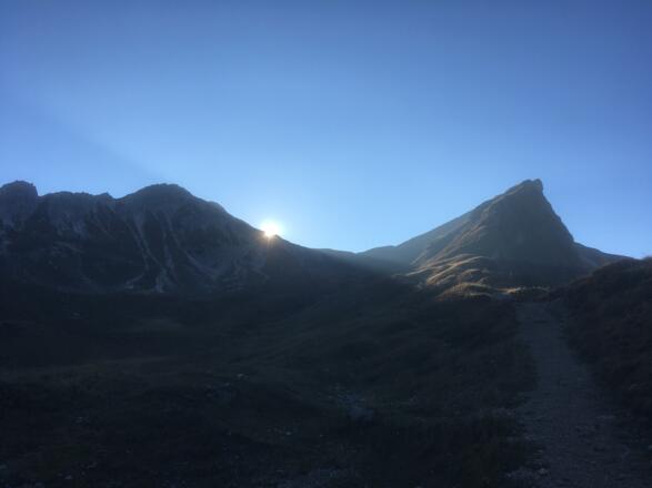 Sonnenuntergang mit Rote Spitze