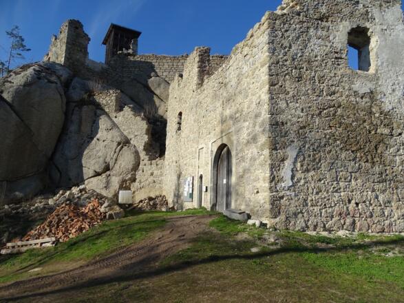 Im Burghof von Klingenberg