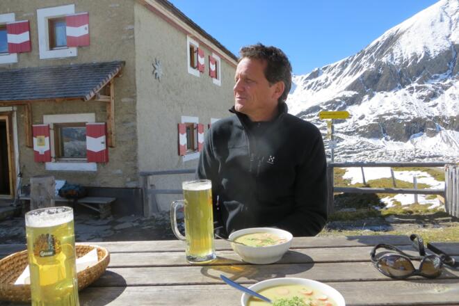 ankommen und in traumhafter Umgebung ein frisch gezapftes Bier genießen!!