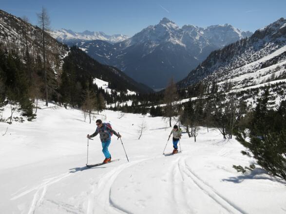 Mit der Serles im Hintergrund ...