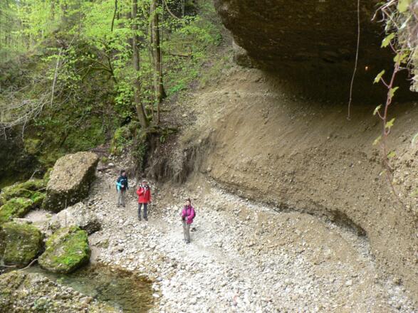 Nach dem letzten Hochwasser verläuft der Weg jetzt wieder direkt am Wasser entlang
