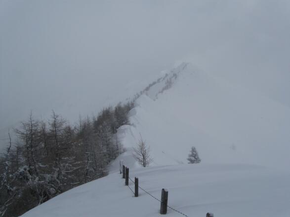 Vernebelter Blick hinüber zur Ultenspitze