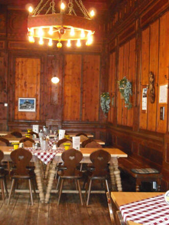 Im Hauptspeisesaal der Berliner Hütte