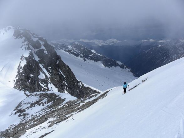 steile Westflanke der Bachmayrspitze mit Blick ins Untersulzbachtal