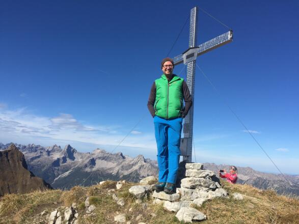 Schönes Gipfelkreuz auf der Bschlaber Kreuzspitze, welche nach 2 1/2 h Aufstieg erreicht wird