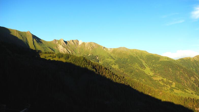 Verlauf Sudetendeutscher Höhenweg - Kals-Matreier-Törl (re) bis Hohes Tor (li)