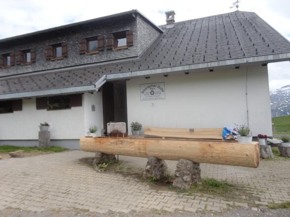 Hütte von der Nord- gleich Eingangsseite