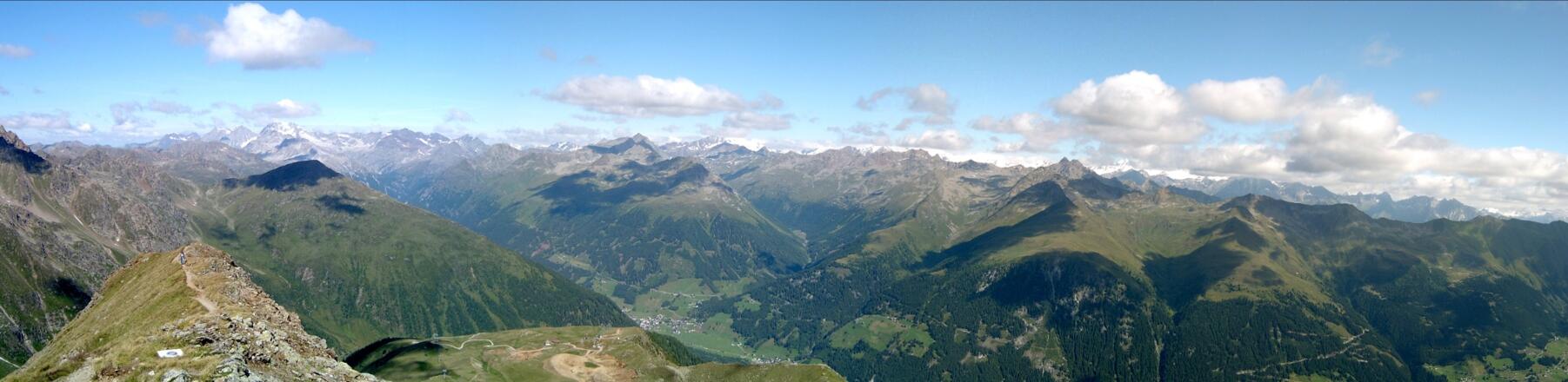 Panorama vom Gipfel Richtung West bis Nordost