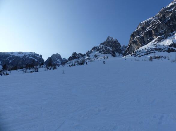 Links von den Hörzwänden geht es in Richtung Lizumer Kar.