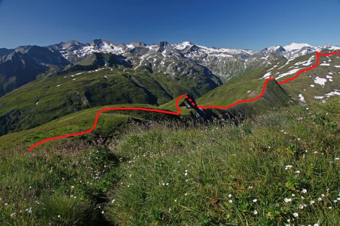 Los geht's! Vom Gr. Reicheschkogel (Fotostandort) folgt eine weglose Kammüberschreitung zum Sommerleitenkopf (ganz rechts)