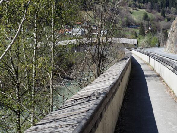 dann leider ein weniger schöner Abschnitt an der Bundesstraße