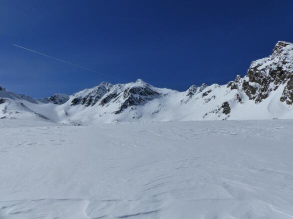 Die Murkarspitze mit ihrem steilen Nordosthang in voller Pracht.