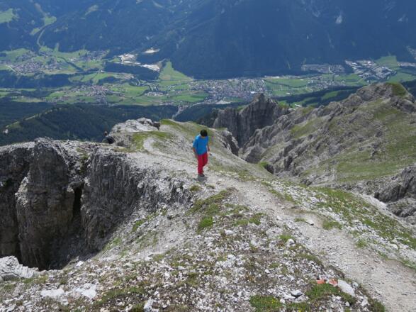 Blick hinunter ins Stubaital - auf Mieders, Telfes und Fulpmes.
