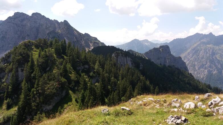 Goppaschrofen und Hohe Köpfe von Gurtisspitze aus.