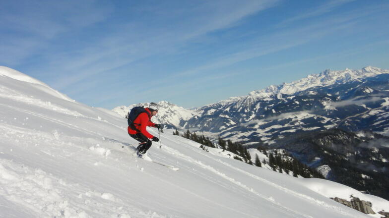 Blick nach Osten ins Salzachtal und Richtung Dachstein