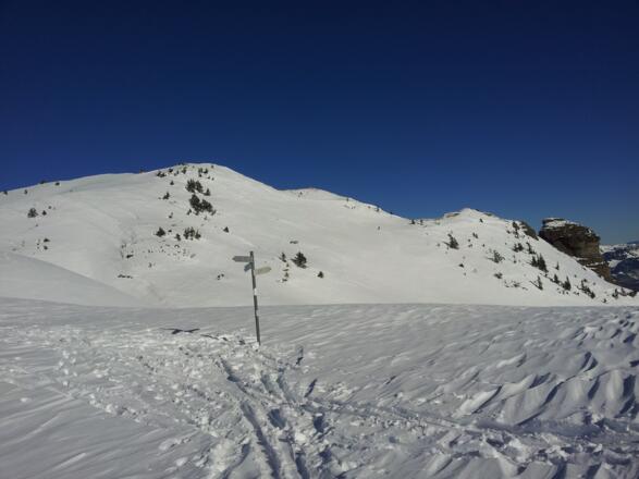 Wegzeichen im Bereich des &quot;Schusterstuhls&quot; 20 min zum Gipfel.