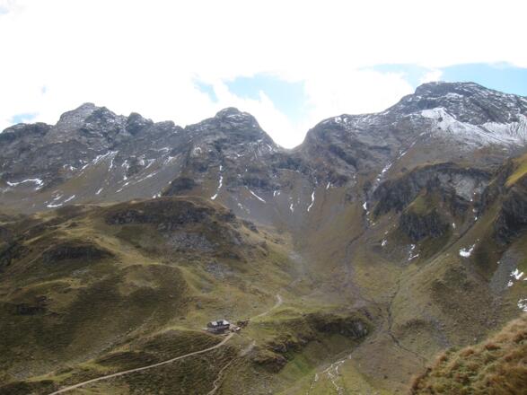 Keinprechthütte (1.872 m) aus Steinbockperspektive (03.10.2015)
