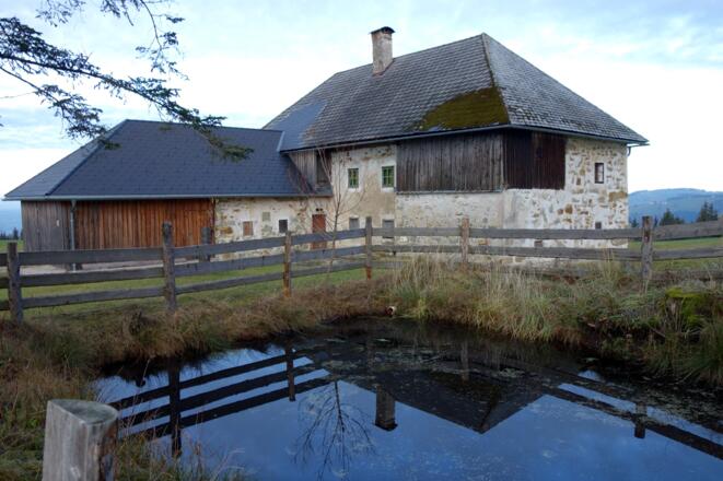 Haus 775m vor Kapelle